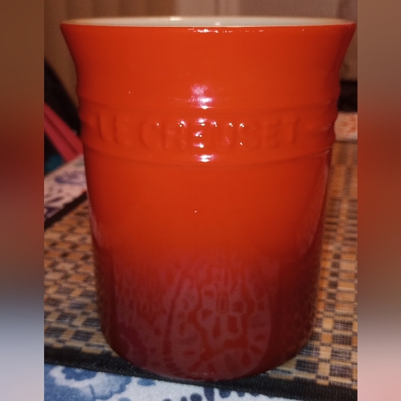 Le Creuset Utensil Crock Cerise - Picture 2 of 6